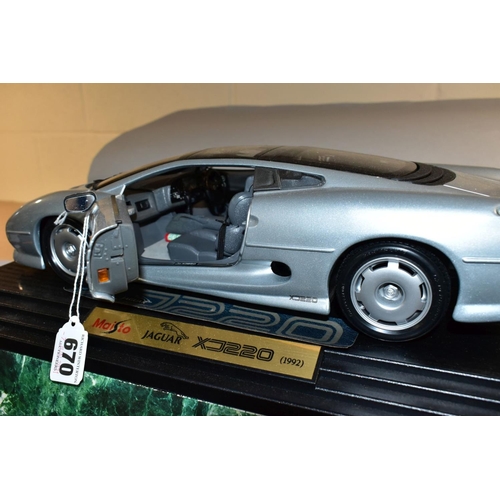 670 - A BOXED MAISO JAGUAR XJ220 (1992), No 33201, 1/12 scale, appears complete and in very good condition... 