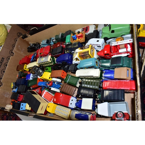 678 - A QUANTITY OF UNBOXED AND ASSORTED DIECAST VEHICLES, mainly modern items but does include Timpo Toys... 