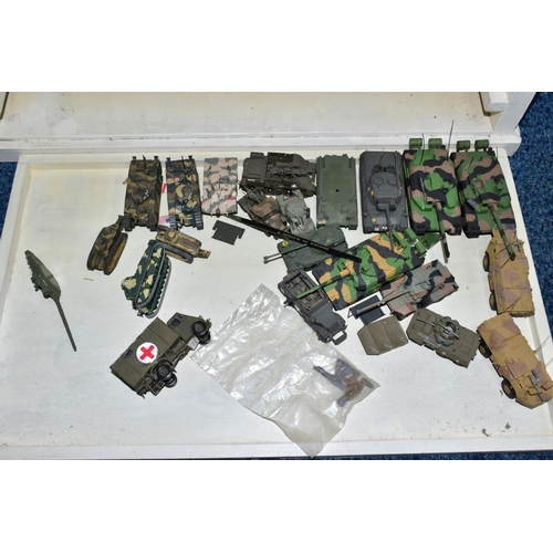 690 - A QUANTITY OF CONSTRUCTED PLASTIC AMERICAN AND OTHER MILITARY MODEL KITS, assorted American, Russian... 