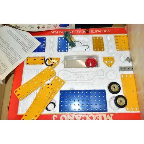 703 - A QUANTITY OF ASSORTED TOYS, to include boxed Meccano Set No.3 (1970's era), boxed Dinky Builder Set... 