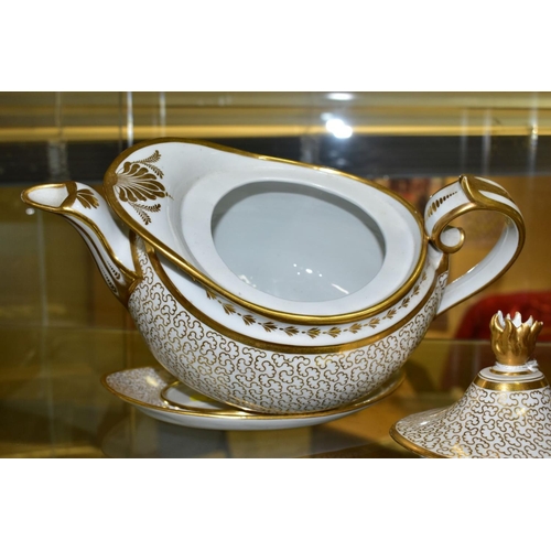 773 - AN EARLY 19TH CENTURY BARR FLIGHT & BARR OVAL TEAPOT AND COVER WITH MATCHING STAND, the cover with g... 