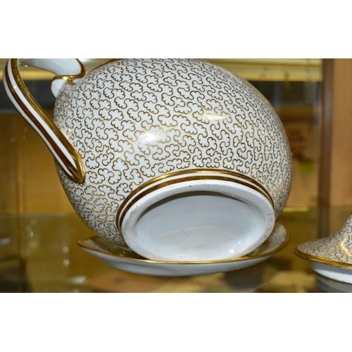 773 - AN EARLY 19TH CENTURY BARR FLIGHT & BARR OVAL TEAPOT AND COVER WITH MATCHING STAND, the cover with g... 