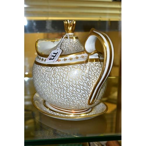 773 - AN EARLY 19TH CENTURY BARR FLIGHT & BARR OVAL TEAPOT AND COVER WITH MATCHING STAND, the cover with g... 