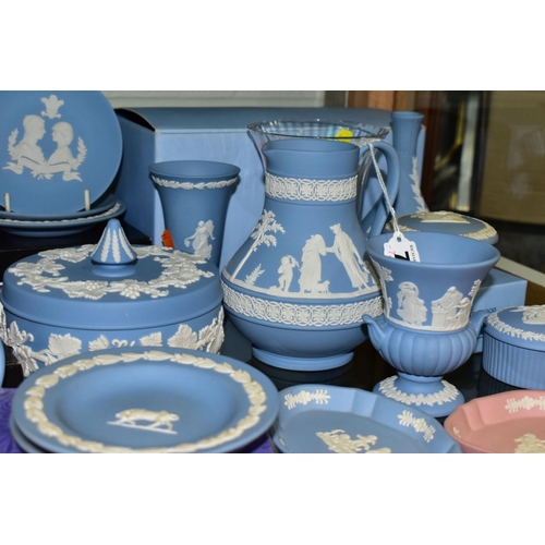 795 - A GROUP OF BLUE WEDGWOOD JASPERWARE, to include trinket dishes and commemorative trinket dishes, tri... 