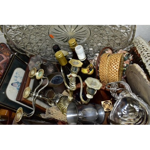 796 - THREE BOXES AND LOOSE GLASSWARE AND MISCELLANEOUS ITEMS, to include a three decanter open top oak ta... 