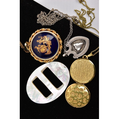 89 - A SELECTION OF JEWELLERY, to include a silver fob shield pendant with a vacant cartouche, hallmarked... 