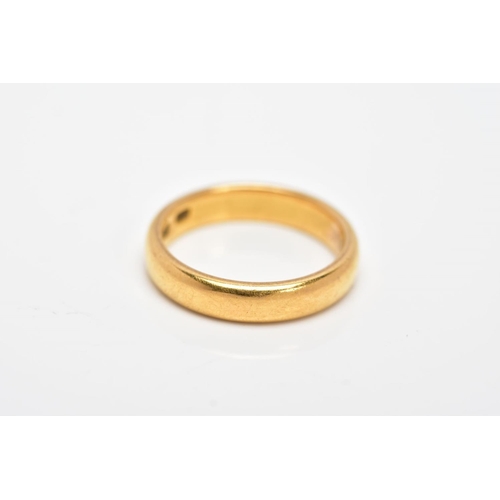 94 - A 22CT GOLD BAND RING, the plain D shape ring, with 22ct gold hallmark, ring size L, approximate wei... 