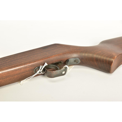 131 - A .22'' BREAK ACTION SPRING AIR RIFLE, serial number 05 88 g in working order marked 'Made in Hungar... 