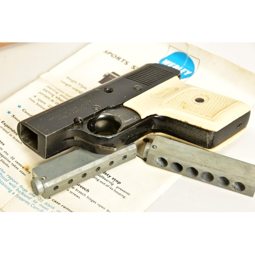 137 - A .22'' RIM-RIFLE/.320'' EXTRA SHORT CENTRE FIRE BLANK MK2 SPORTS STARTING PISTOL by Webley & Scott ... 