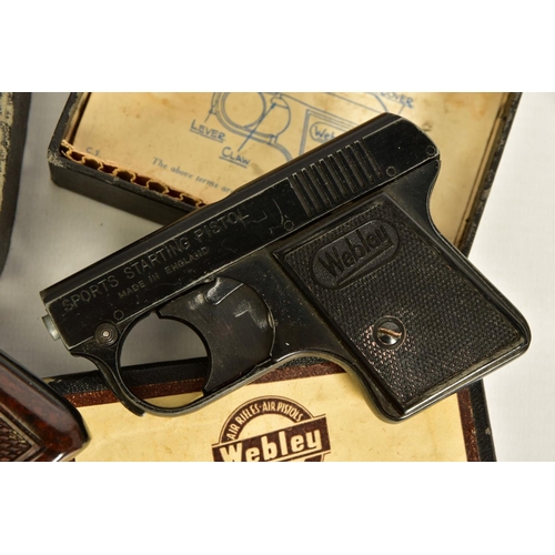 139 - A .22'' RIM FIRE BLANK MK 3 SPORTS STARTING PISTOL by Webley & Scott Ltd complete with it's box, tog... 