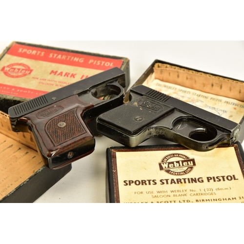 139 - A .22'' RIM FIRE BLANK MK 3 SPORTS STARTING PISTOL by Webley & Scott Ltd complete with it's box, tog... 