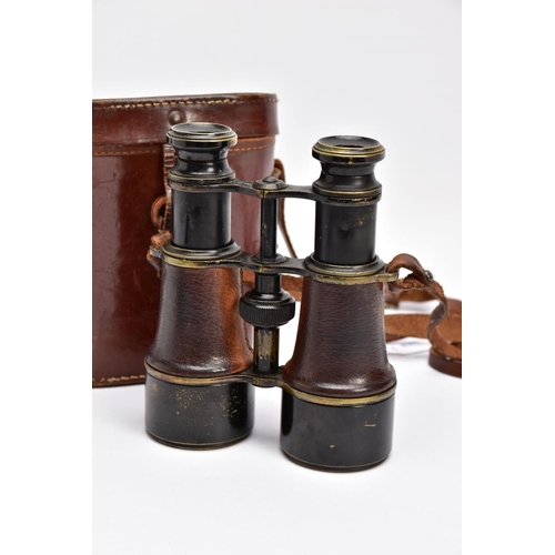 74 - A BOXED PAIR OF FRENCH MADE MG (MINISTERE LA GUERE) WWI BINOCULARS, which are marked Mk V SPL & 7207... 