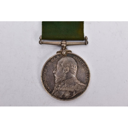 86 - EDWARD VII ROYAL NAVAL RESERVE LONG SERVICE MEDAL on a wearing bar, named D687 J Morris Sea.n (seama... 