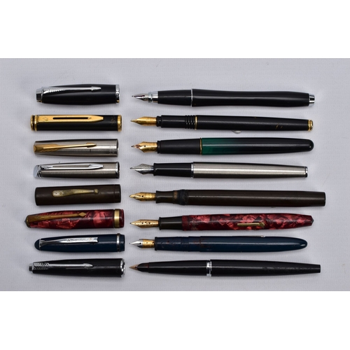 171 - A TRAY OF VINTAGE AND MODERN FOUNTAIN PENS, including a 1950's Parker Vacumatic in grey stripe (fill... 