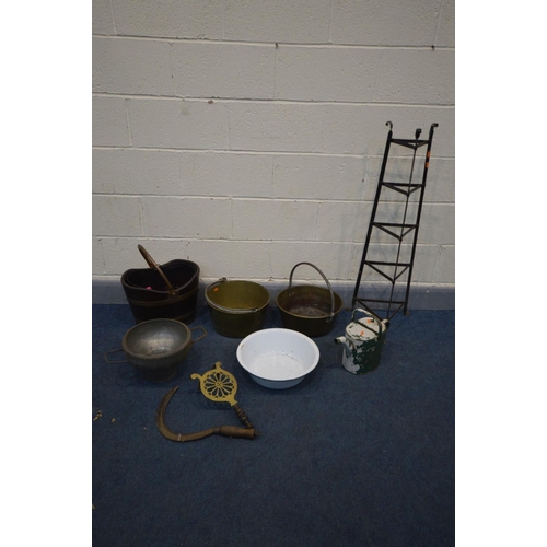 1385 - A QUANTITY OF METALWARE TO INCLUDE, two brass jam pans, a coopered and brass bucket, metal triangula... 