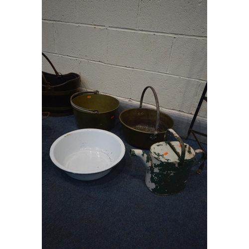 1385 - A QUANTITY OF METALWARE TO INCLUDE, two brass jam pans, a coopered and brass bucket, metal triangula... 