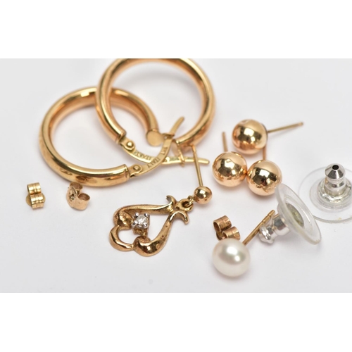 15 - A SELECTION OF YELLOW METAL JEWELERY, to include a pair of plain polished hoop earrings, hallmarked ... 