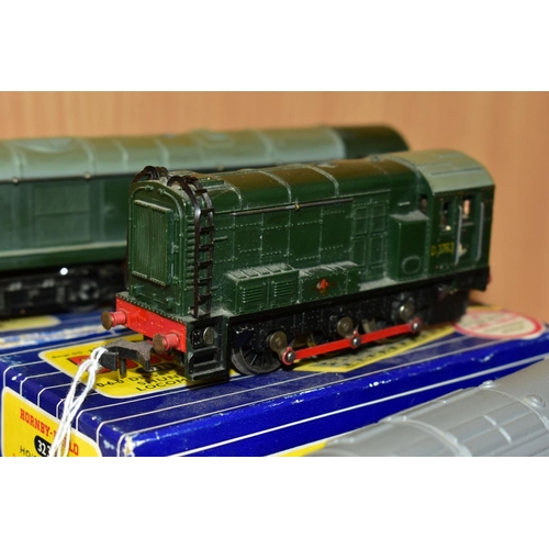 402 - THREE HORNBY DUBLO THREE RAIL LOCOMOTIVES, boxed class 20 No. D8000 (L30), boxed class 08 No. D3763 ... 