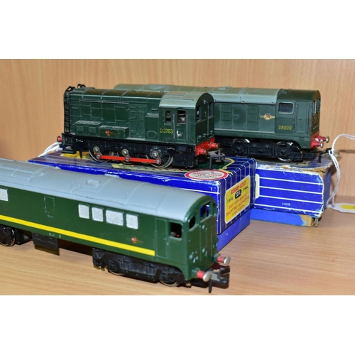 402 - THREE HORNBY DUBLO THREE RAIL LOCOMOTIVES, boxed class 20 No. D8000 (L30), boxed class 08 No. D3763 ... 