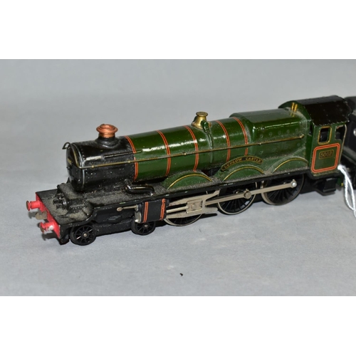 403 - AN UNBOXED HORNBY DUBLO CASTLE CLASS LOCOMOTIVE 'Ludlow Castle' No. 5002 (3221), with a kit built Ma... 