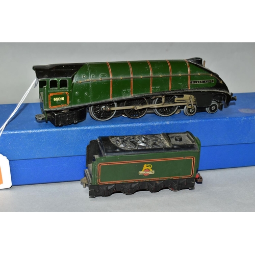 393 - A HORNBY DUBLO A4 CLASS LOCOMOTIVE, 'Silver King' No. 60016, B.R. Lined green livery (EDL11), playwo... 