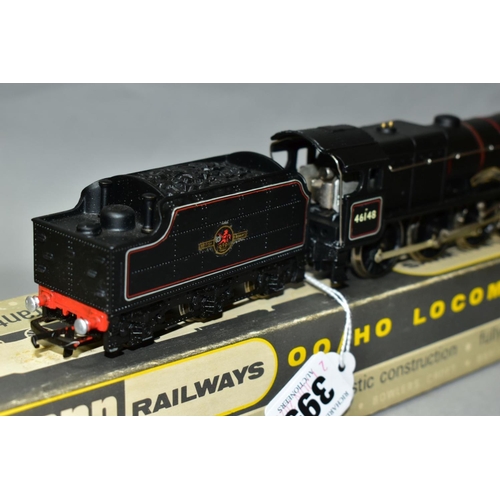 395 - A BOXED WRENN RAILWAYS 00 GAUGE ROYAL SCOT CLASS LOCOMOTIVE, 'The Manchester Regiment', No46148, B.R... 