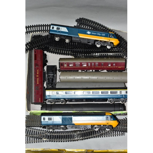 400 - AN UNBOXED HORNBY 00 GAUGE CLASS 43 INTER CITY 125 HIGH SPEED TRAIN, power car No. 43010, dummy powe... 