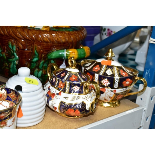 613 - A GROUP OF CERAMICS AND GLASSWARE, including a reproduction majolica game pie dish, an Imari pallet ... 