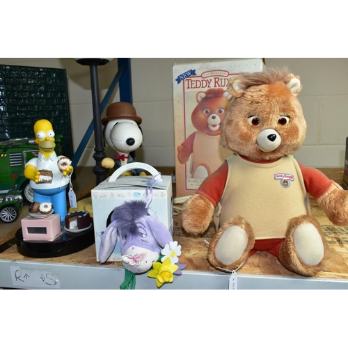 627 - A TEDDY RUXPIN ANIMATED TOY, circa 1985, complete with one cassette box and instructions, untested (... 