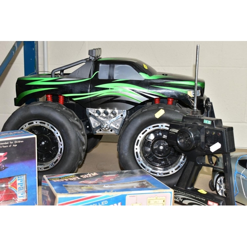 639 - REMOTE CONTROL CARS etc, comprising a boxed Nikko Subaru Impreza RDC-140102, in used condition, comp... 