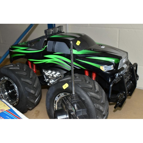 639 - REMOTE CONTROL CARS etc, comprising a boxed Nikko Subaru Impreza RDC-140102, in used condition, comp... 