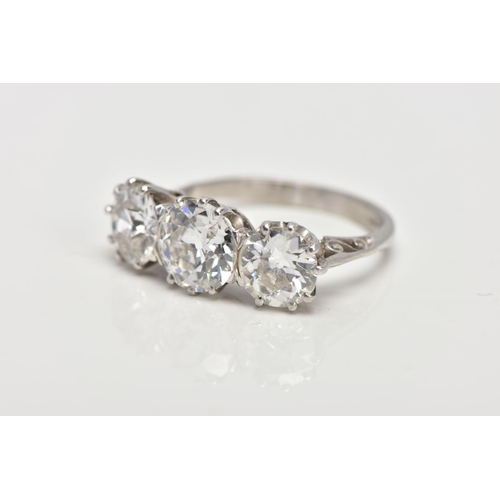 2 - A LARGE THREE STONE DIAMOND RING, three old cut diamonds, centre diamond calculated weight 1.82ct, e... 