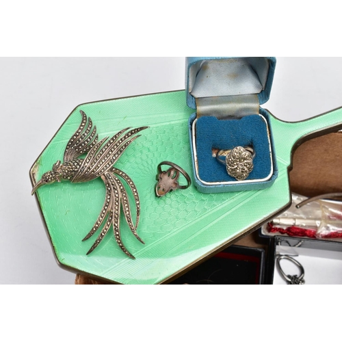 47 - A SELECTION OF SILVER AND WHITE  METAL ITEMS, to include a silver brooch in the form of a bird in fl... 