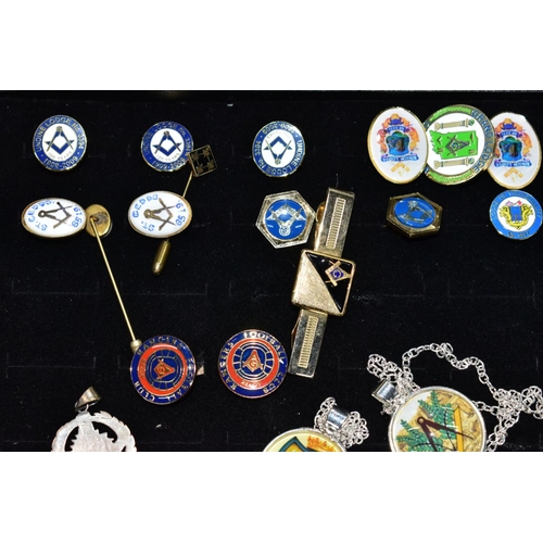 140 - A JEWELLERY BOX OF MASONIC COSTUME JEWELLERY, to include signet rings, cufflinks, money clip, stick ... 