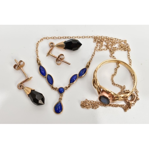 149 - THREE ITEMS OF JEWELLERY ITEMS TO INCLUDE; A 9ct gold fine lapis lazuli necklet, hallmarked 9ct gold... 