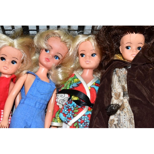542 - A QUANTITY OF ASSORTED SINDY DOLLS, all marked '033055X' to back, some marked 'Sindy' or 'Hong Kong'... 