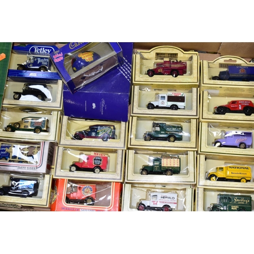 543 - A QUANTITY OF UNBOXED AND ASSORTED PLAYWORN DIECAST VEHICLES, to include Dinky, Corgi, Matchbox, Maj... 