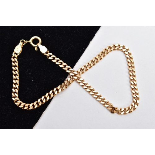 7 - A 9CT GOLD CURB LINK BRACELET, fitted with a spring clasp hallmarked 9ct gold London import, length ... 