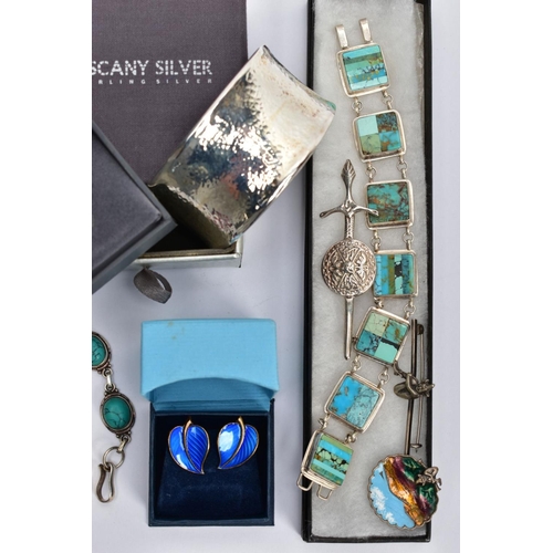 79 - A SELECTION OF SILVER AND WHITE METAL JEWELLERY, to include a pair of Norwegian blue enamel leaf ear... 