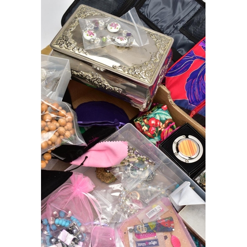 84 - A BOX OF COSTUME JEWELLERY, to include a Trifari stickpin, a Hollywood pendant, a hinged silver plat... 