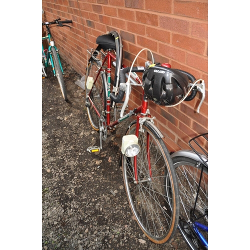 1035 - A HALFORDS COMPETITOR RACING BIKE with 10 speed Simplex gears 21in frame, bike rack, spare mud guard... 