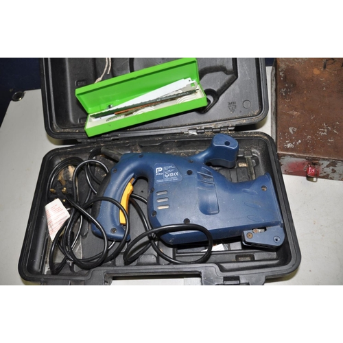 1079 - A PERFORMANCE PRO RECIPROCATING SAW  in distressed case with blades and a metal tool case (2)( PAT p... 