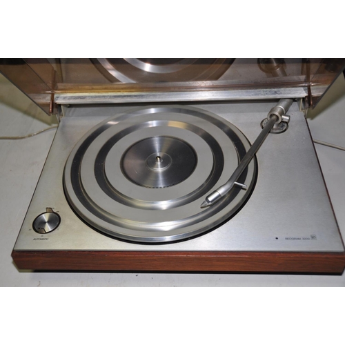 1104 - A BANG AND OLUFSEN BEOGRAM 3000 fitted with a SP10 cartridge (PAT pass and working) smoked plexiglas... 