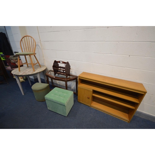 1259 - A TEAK EFFECT BOOKCASE with glass sliding doors, modern mahogany glass top side table, magazine rack... 