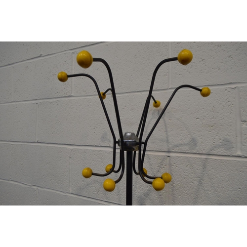 1349 - A 1960'S/70'S ATOMIC/SPUTNIK METAL COAT/HAT STAND, height 173cm