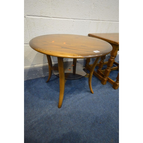 1483 - AN ERCOL GOLDEN DAWN CIRCULAR OCCASIONAL TABLE with a glass undershelf, diameter 60cm x height 48cm ... 