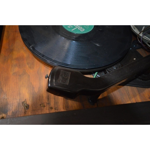 1492 - A GARRARD TURNTABLE, with a Bakelite tone arm, within a vintage oak gramophone case, with 46cm x dep... 