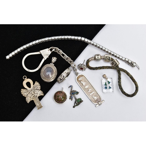 123 - A SELECTION OF SILVER AND WHITE METAL JEWELLERY, to include a silver and jasper cabochon set pendant... 