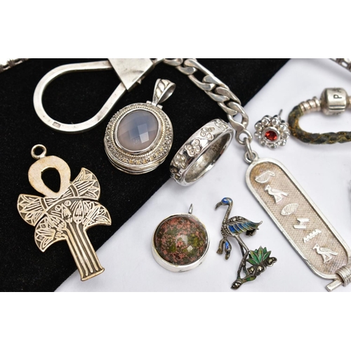 123 - A SELECTION OF SILVER AND WHITE METAL JEWELLERY, to include a silver and jasper cabochon set pendant... 