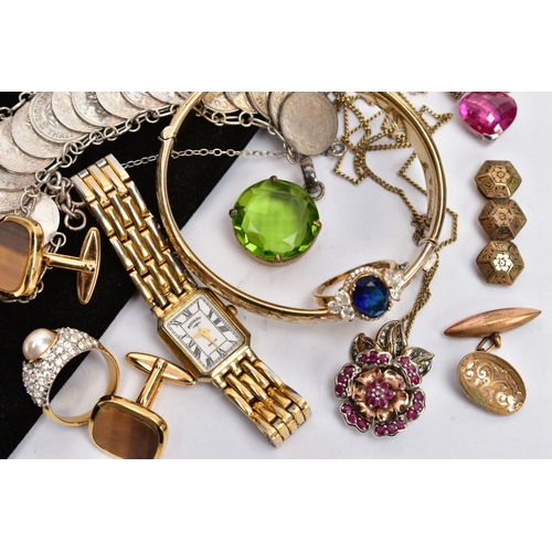 132 - A BAG OF ASSORTED JEWELLERY, to include a silver gilt hinged bangle, decorative floral and foliate d... 